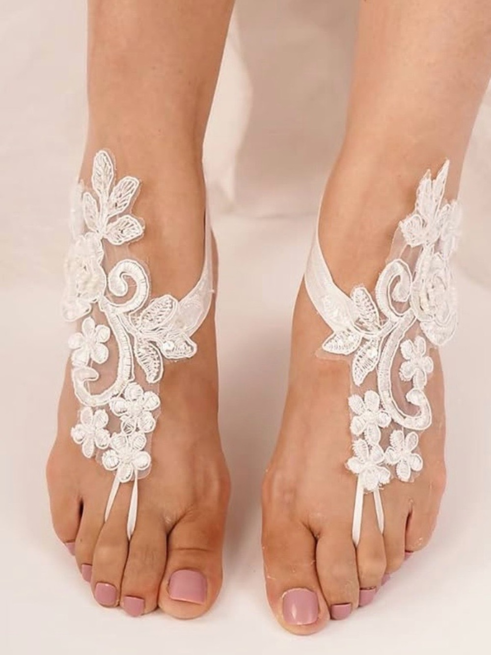 Source Unknown White Lace Floral Barefoot Sandals for Women